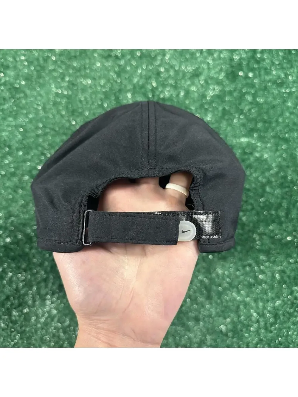 Modern Nike Featherlight Dri-Fit black running workout athletic strapback